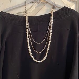 Pretty pearl and silver necklace
